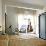 Ξενοδοχείο Miramare 3*